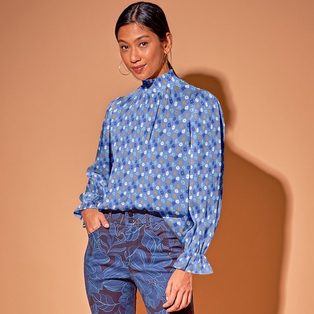 Tucker NYC Stella Top
Cornflower Poppies Micro
